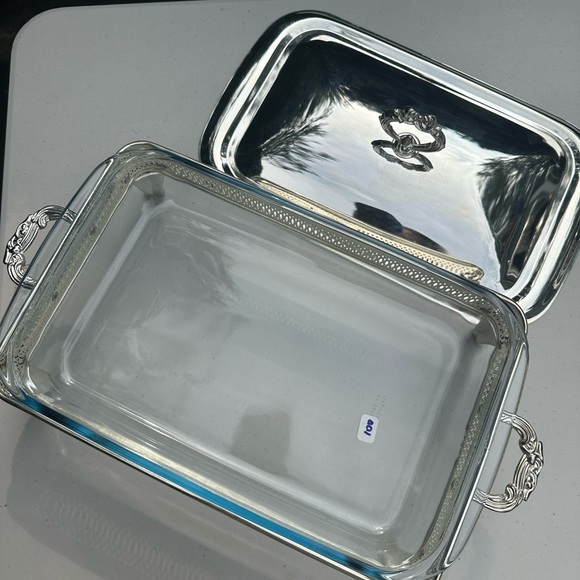 Pyrex Silver Plated Serving Dish - Picture 3 of 3